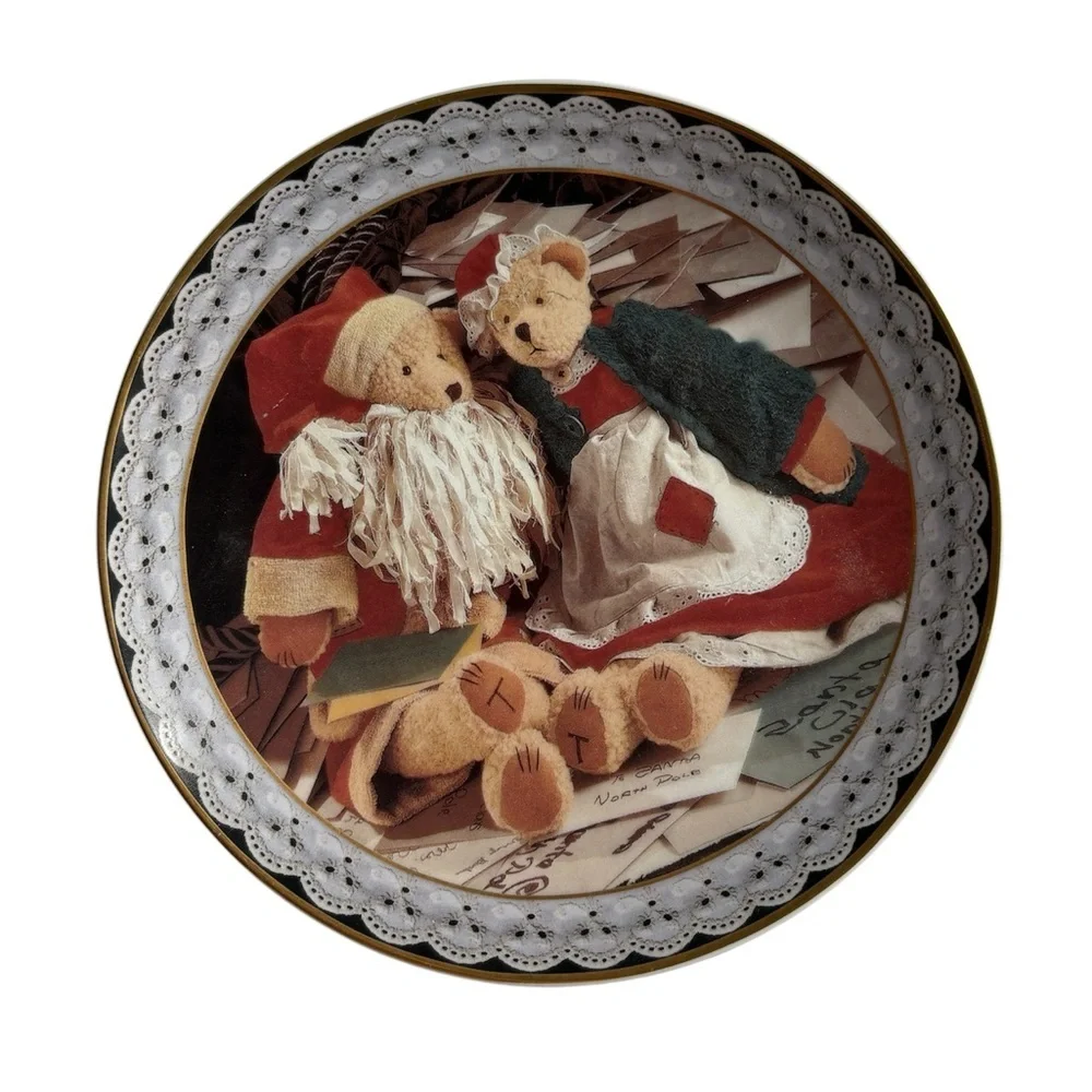 1997 Enesco Limited Edition Teddy Tompkins 8 1/4” Plate A Beary Merry Christmas